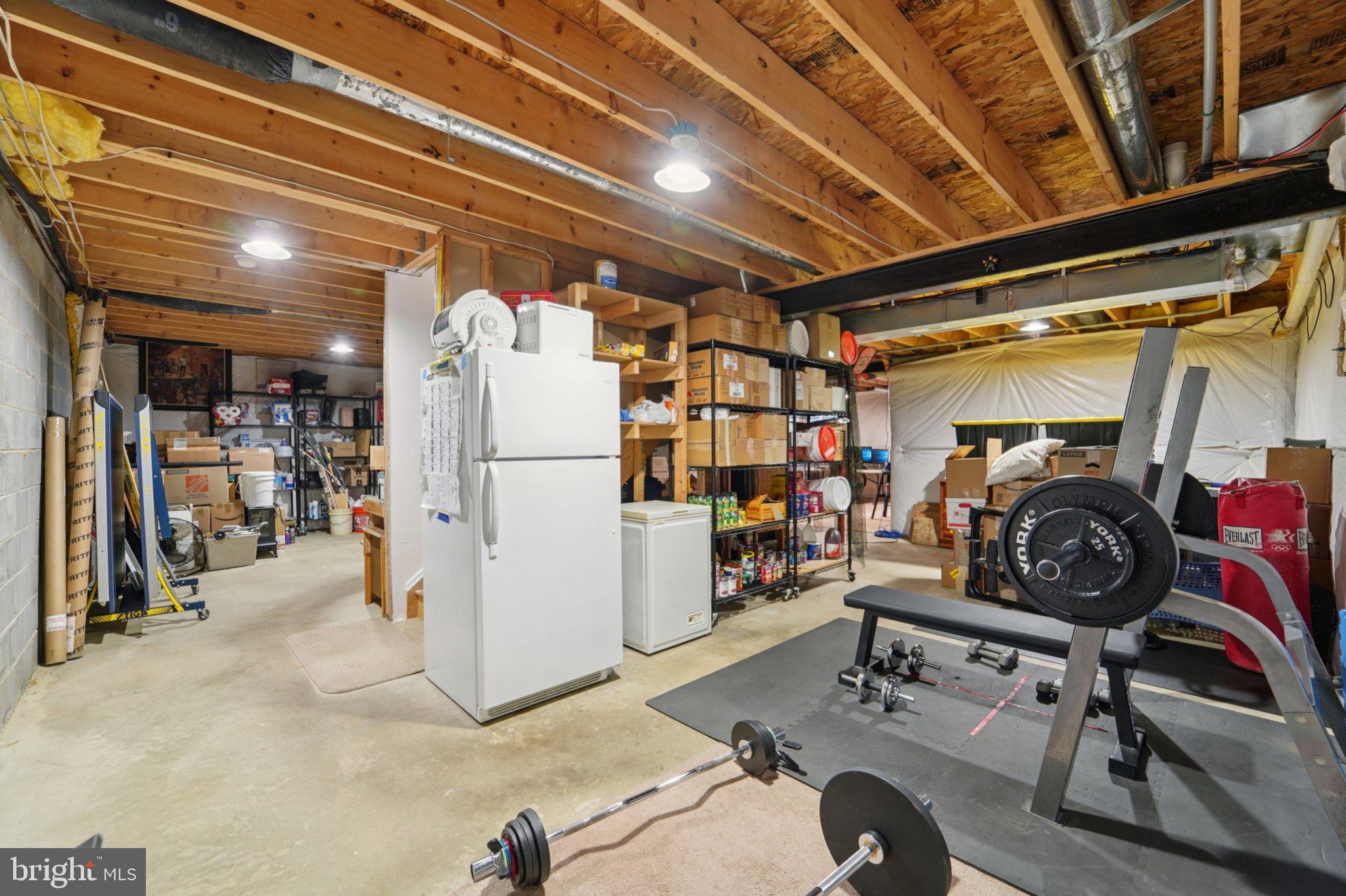 RIDING WOODS - Residential