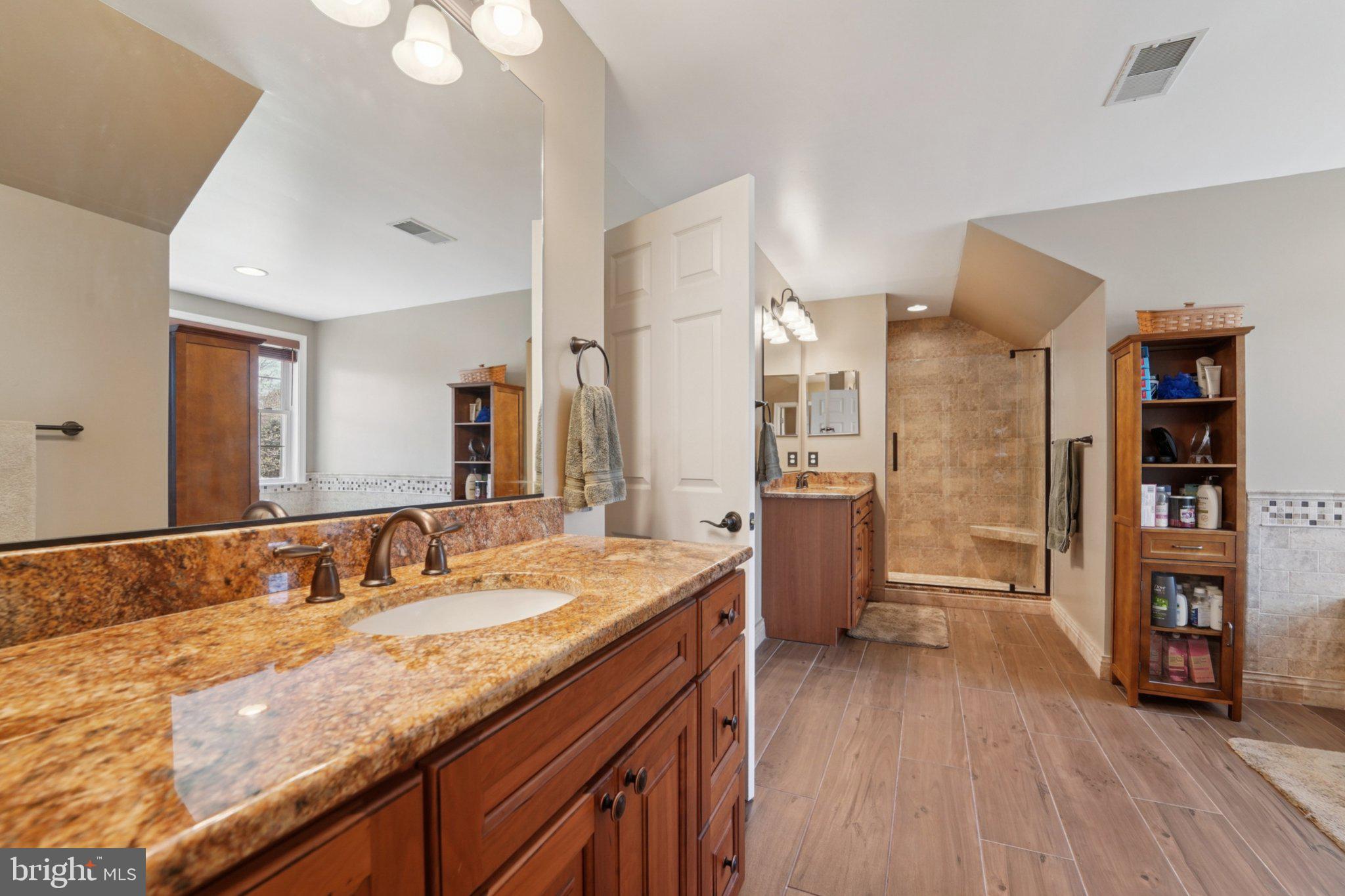 RIDING WOODS - Residential