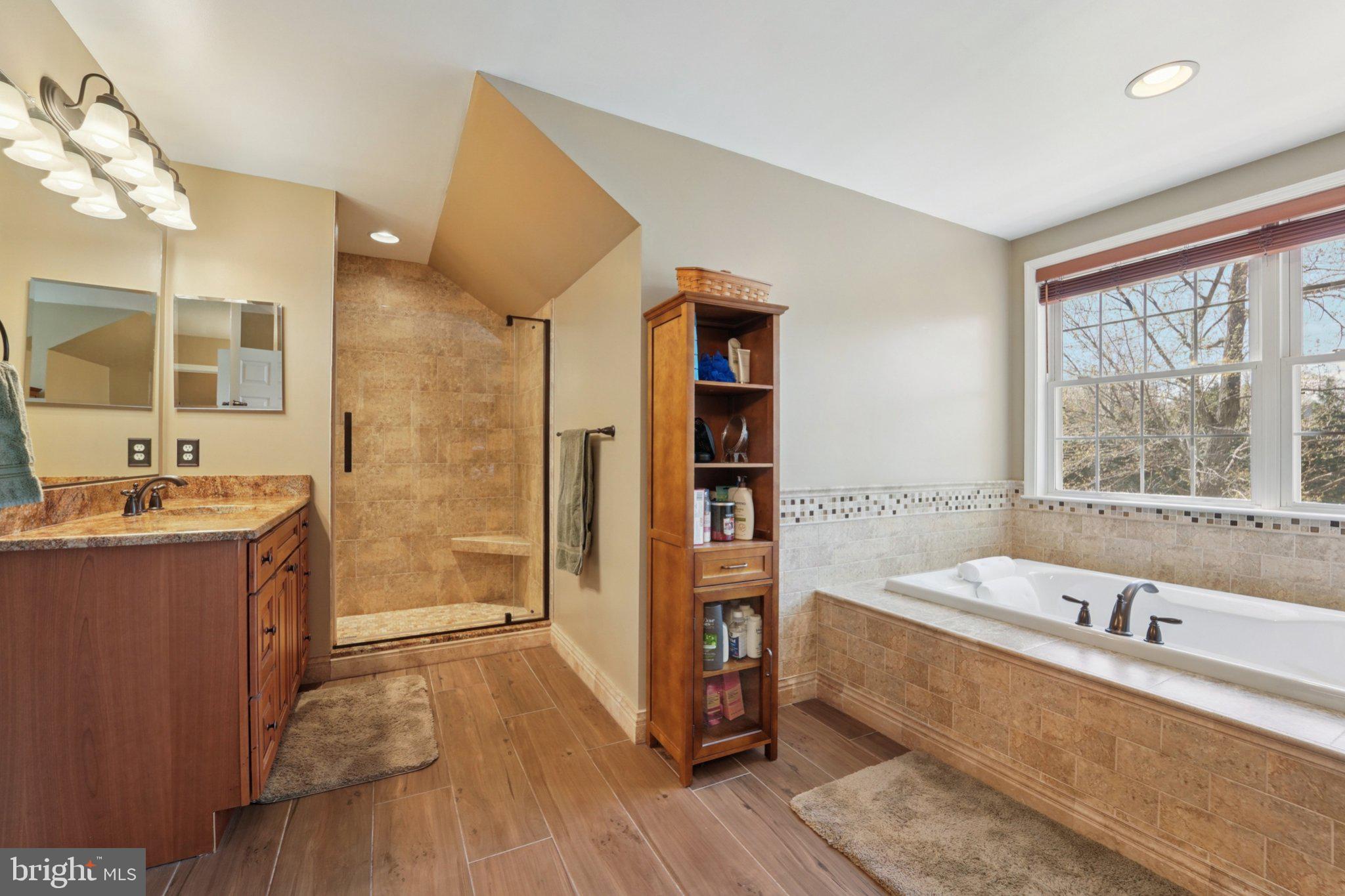 RIDING WOODS - Residential