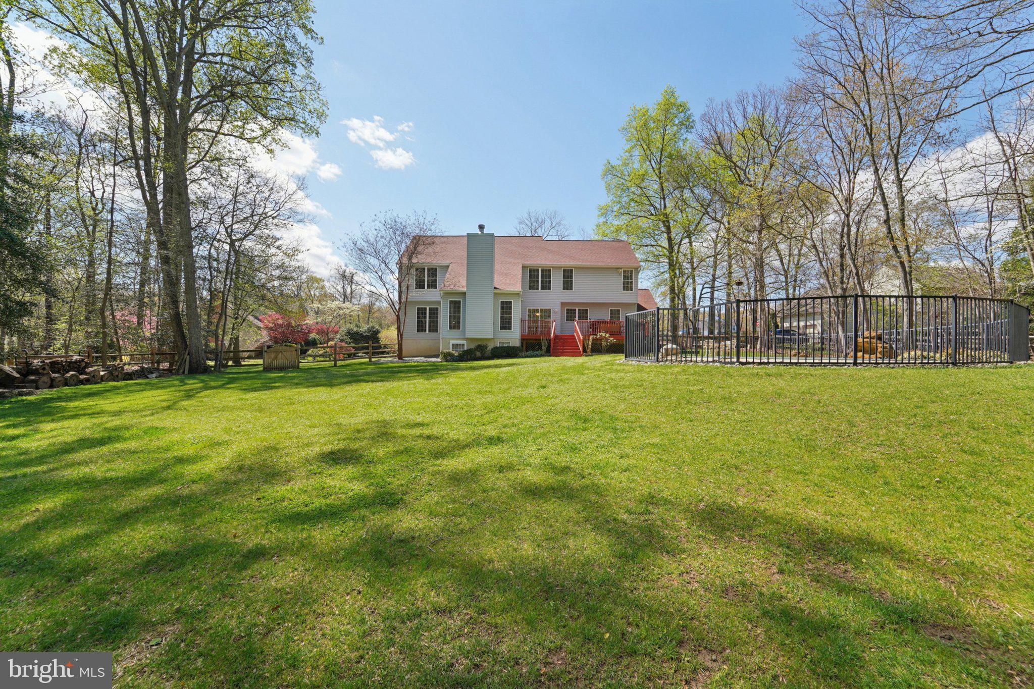 RIDING WOODS - Residential