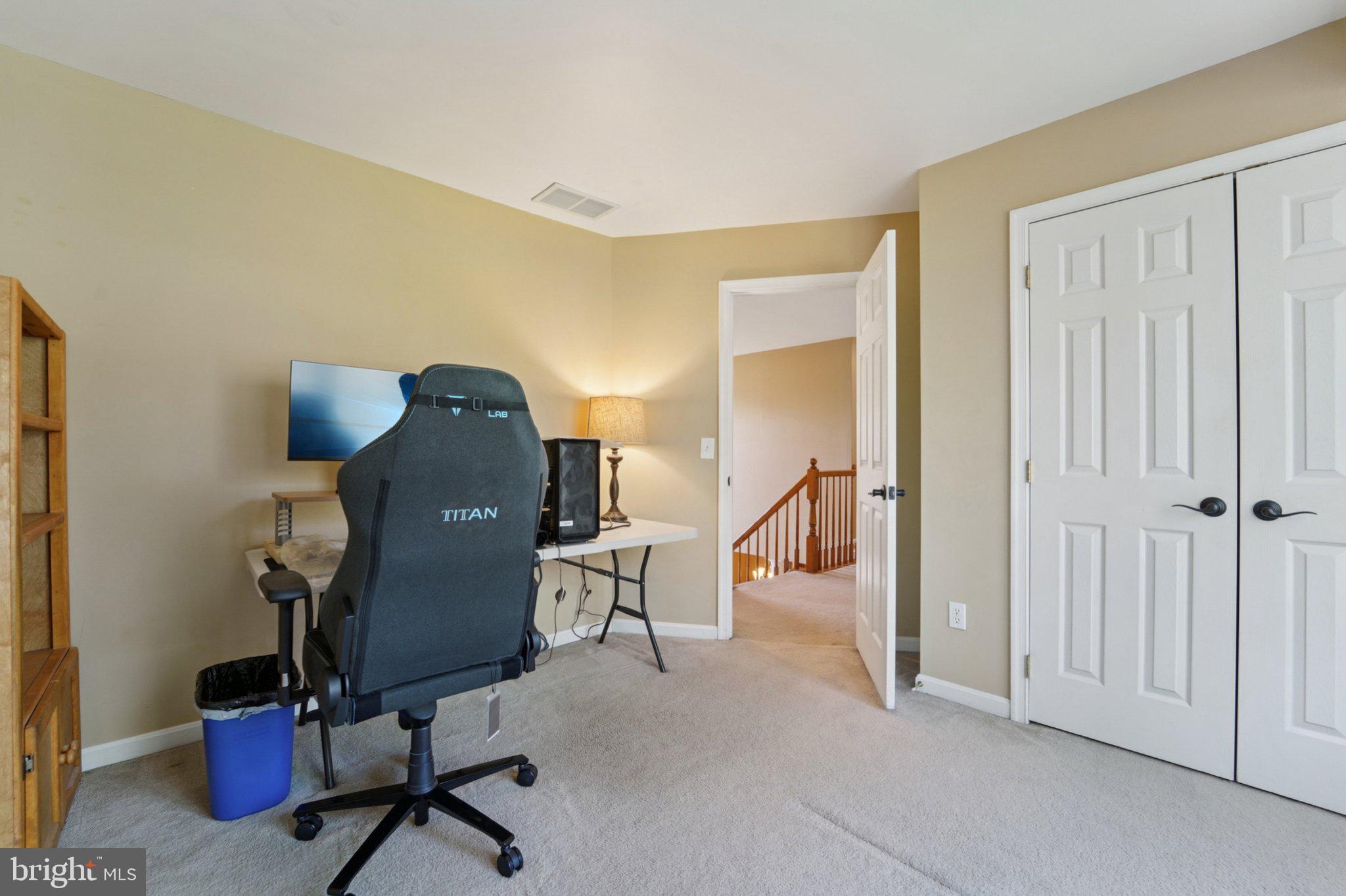 RIDING WOODS - Residential