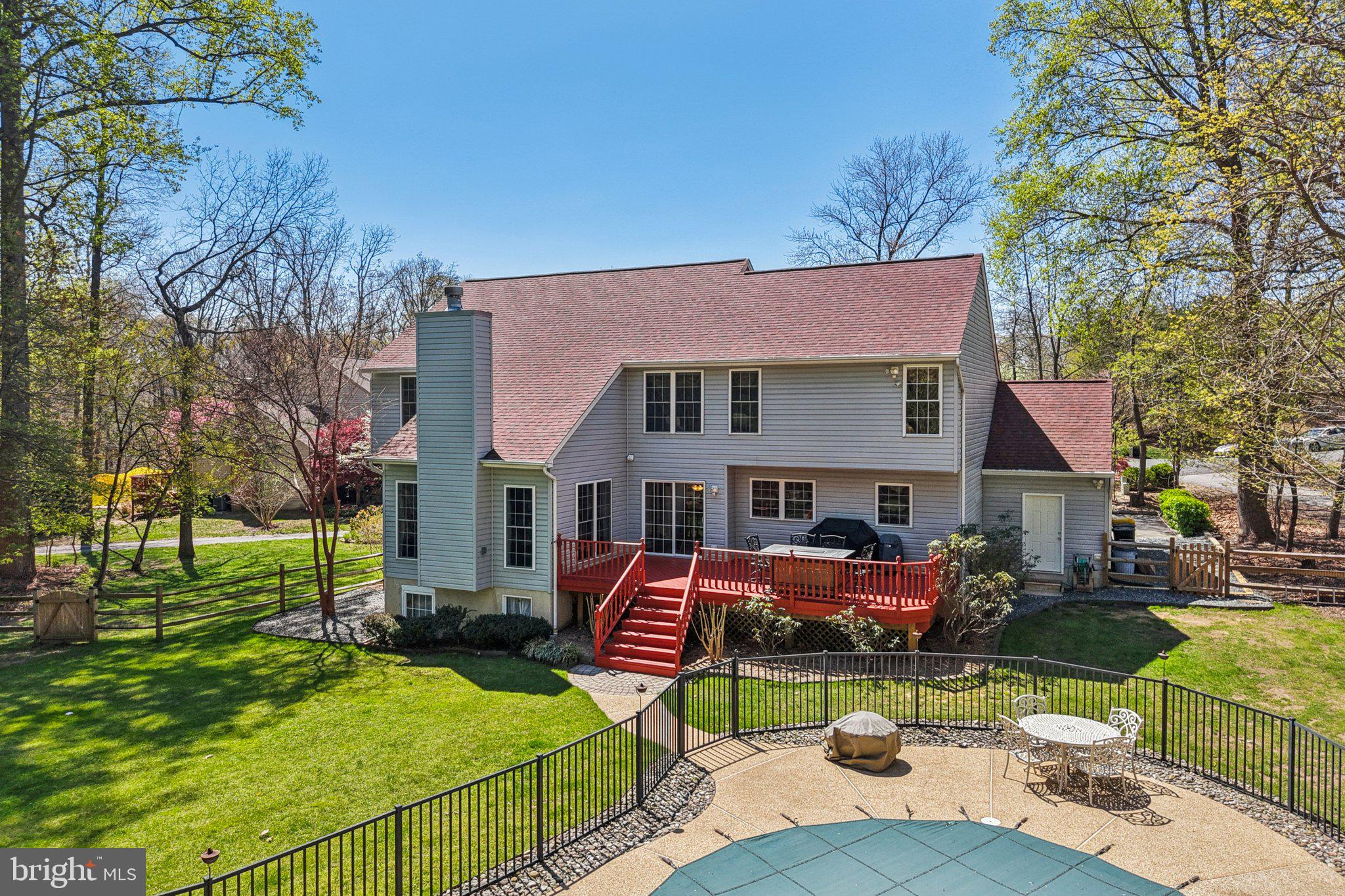 RIDING WOODS - Residential