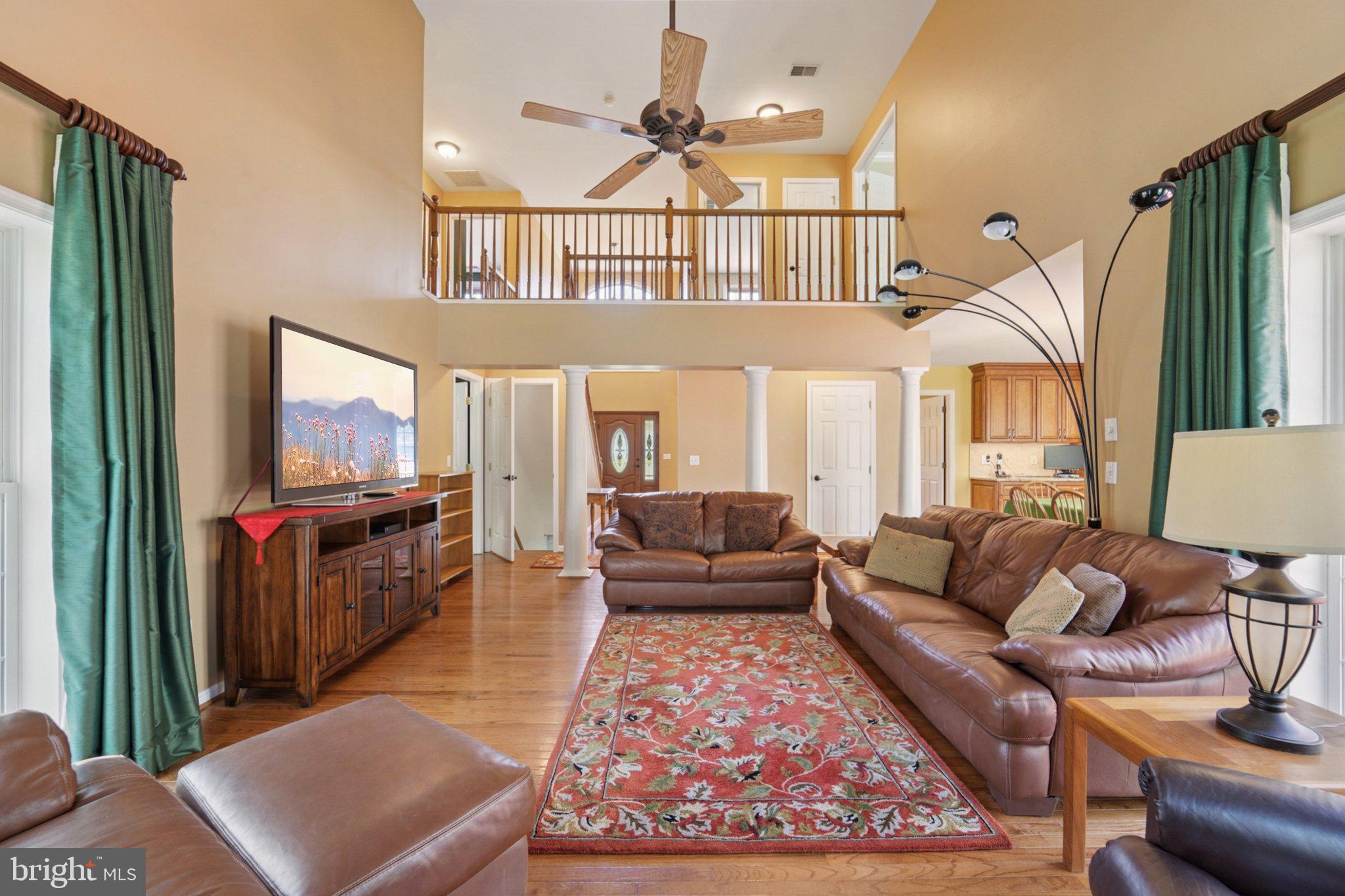 RIDING WOODS - Residential