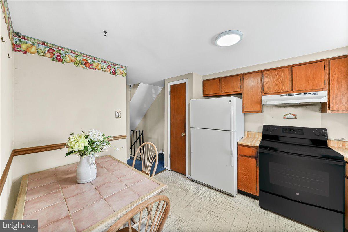 COLONIAL VIL GREEN - Residential