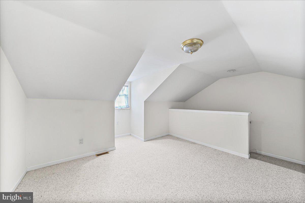 COLONIAL VIL GREEN - Residential