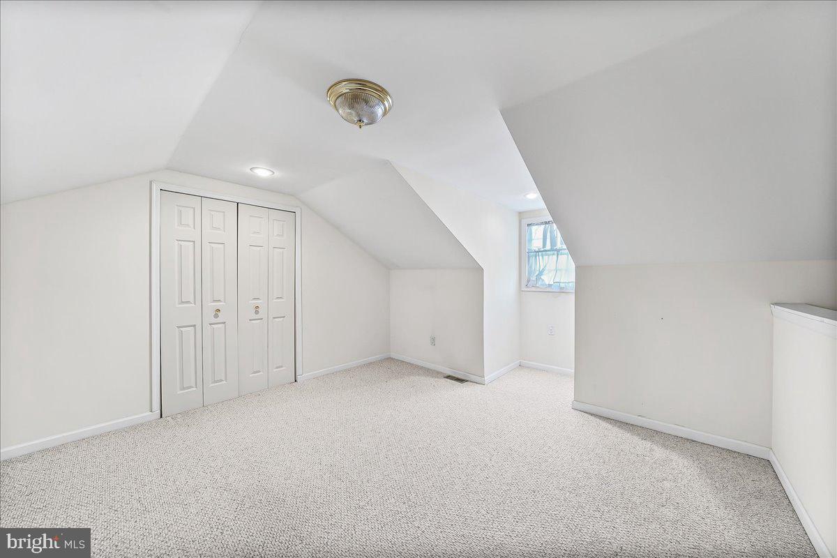 COLONIAL VIL GREEN - Residential