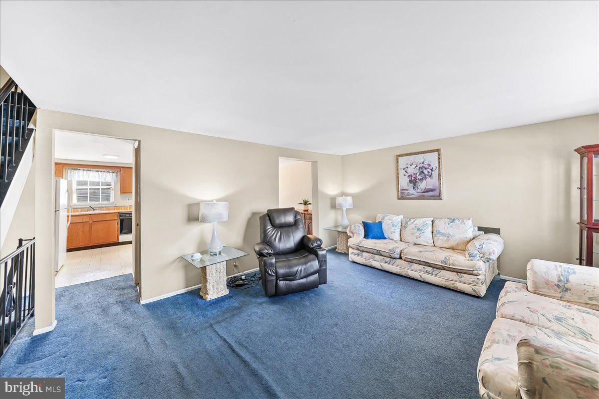 COLONIAL VIL GREEN - Residential