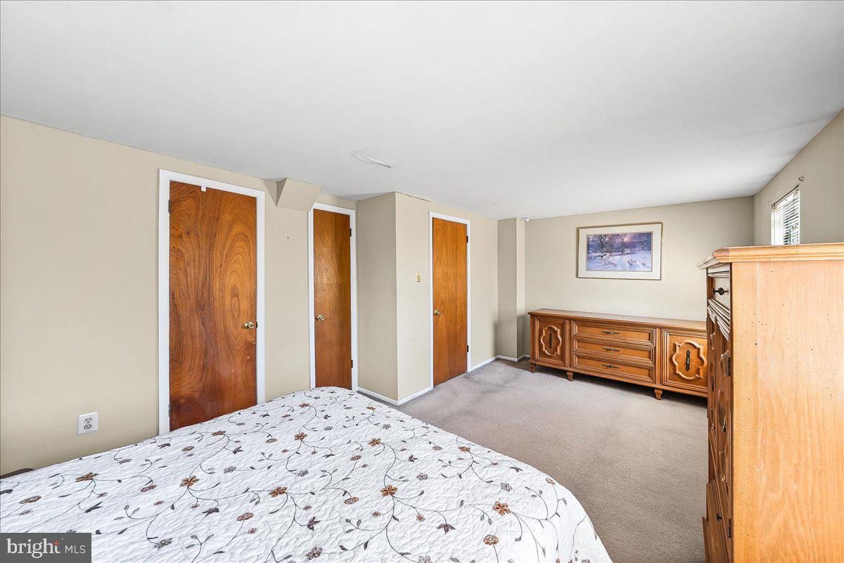 COLONIAL VIL GREEN - Residential