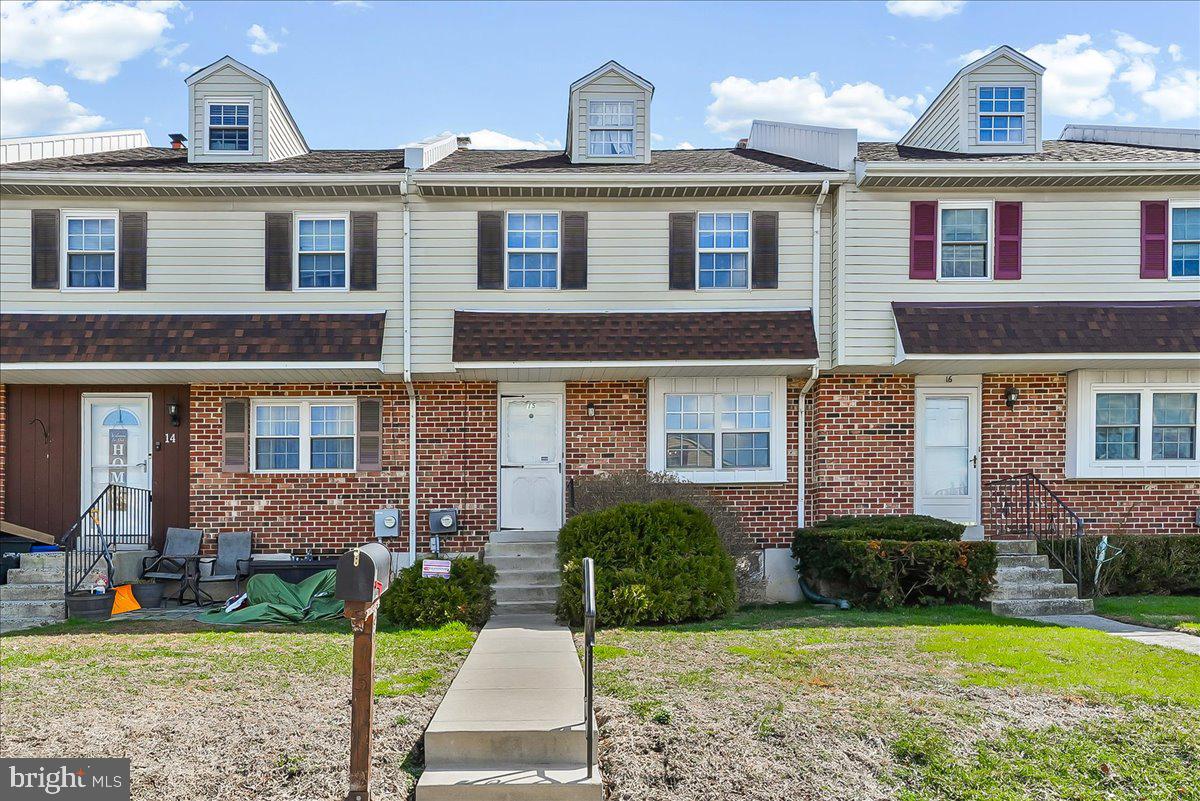 COLONIAL VIL GREEN - Residential