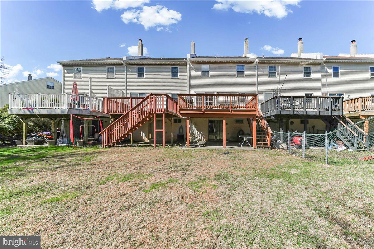 COLONIAL VIL GREEN - Residential