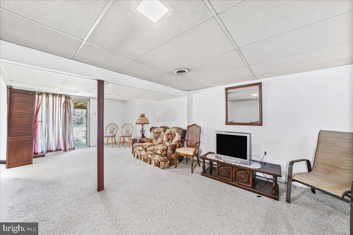 COLONIAL VIL GREEN - Residential