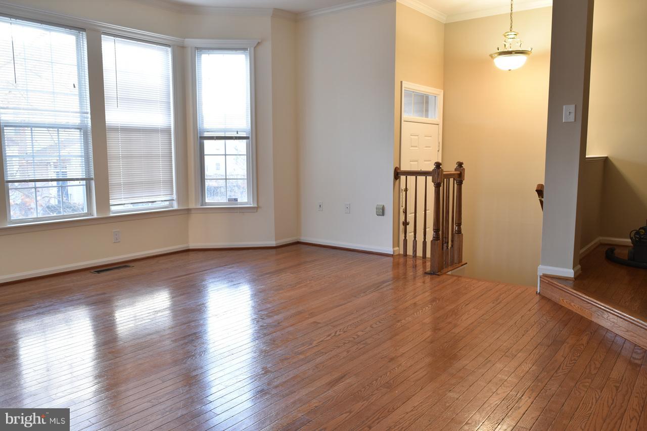 LIFESTYLE AT SULLY STATION - Residential Lease