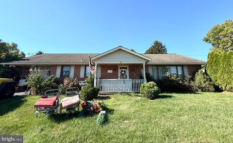 Photo of 2904 Jefferson Road, SPRING GROVE, PA 17362 (MLS # PAYK2091356)