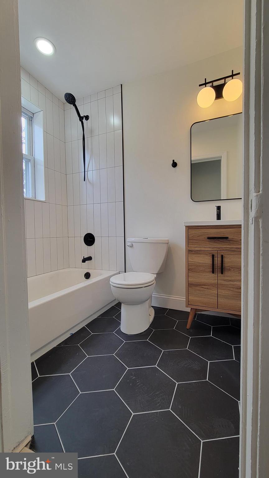 IDLEWOOD - Residential Lease