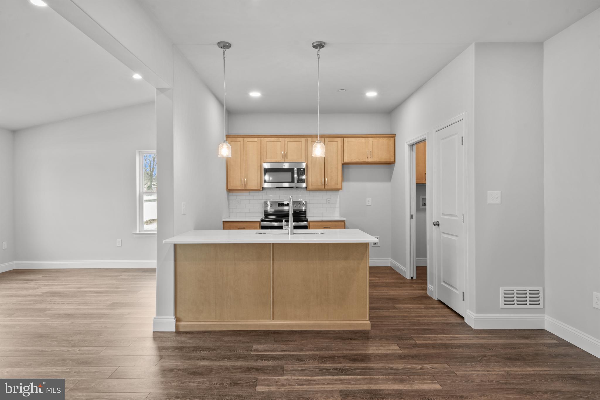 HAWKSTONE VILLAGE - Residential