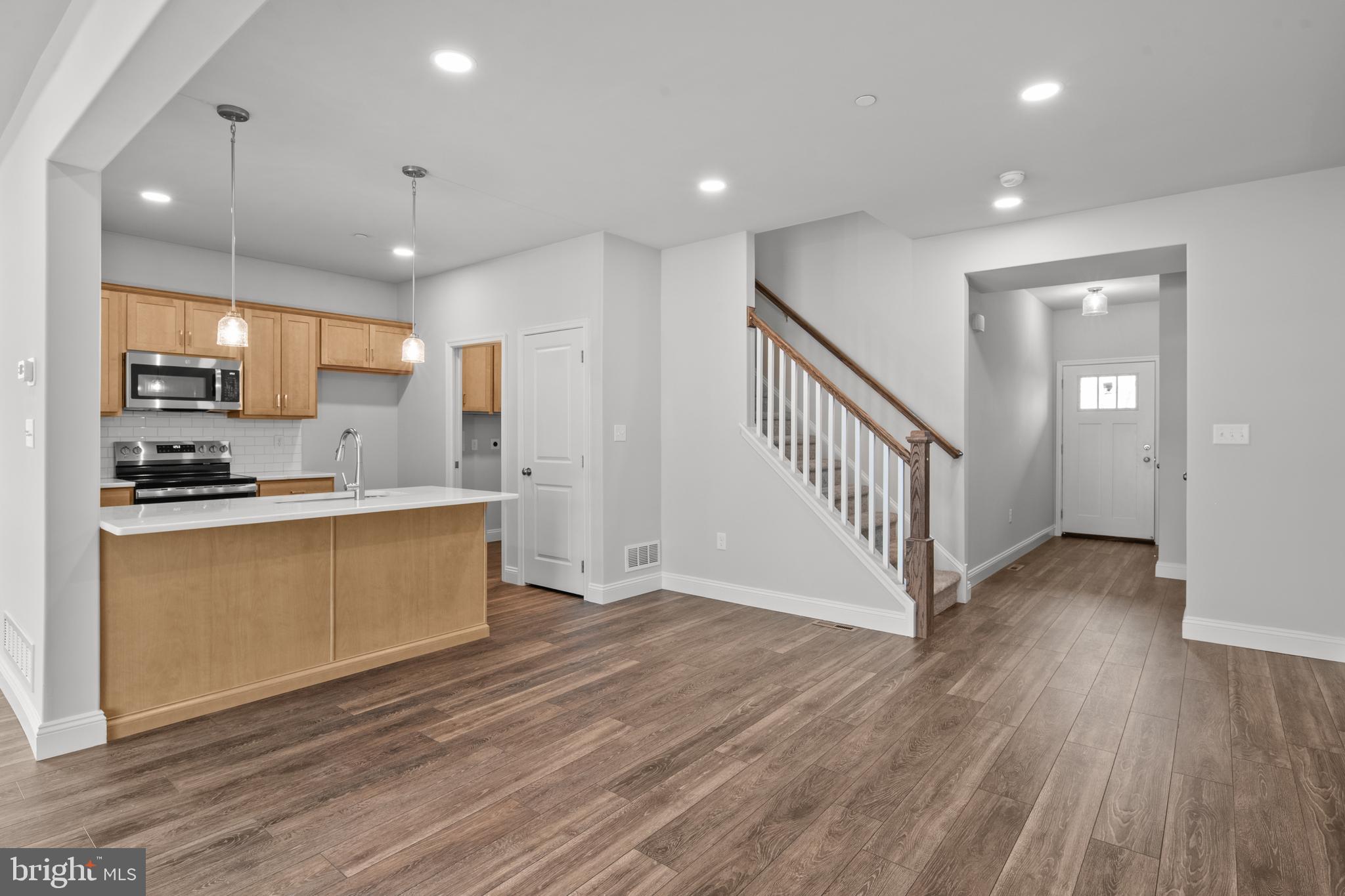 HAWKSTONE VILLAGE - Residential