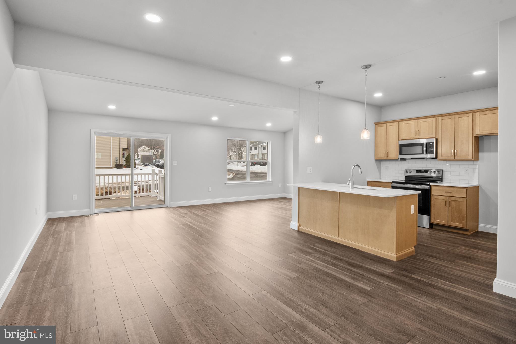 HAWKSTONE VILLAGE - Residential