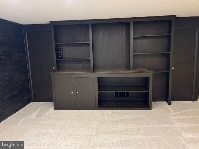 HOLLY PARK - Residential