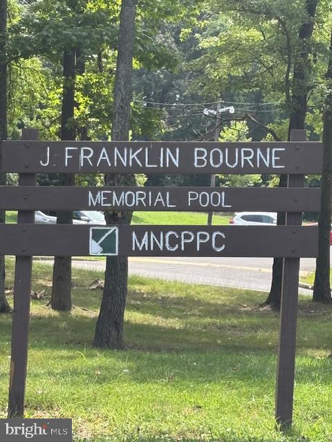 HOLLY PARK - Residential