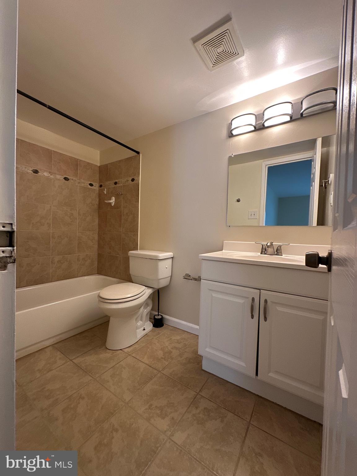 VILLA RIDGE CONDOMINIUM - Residential