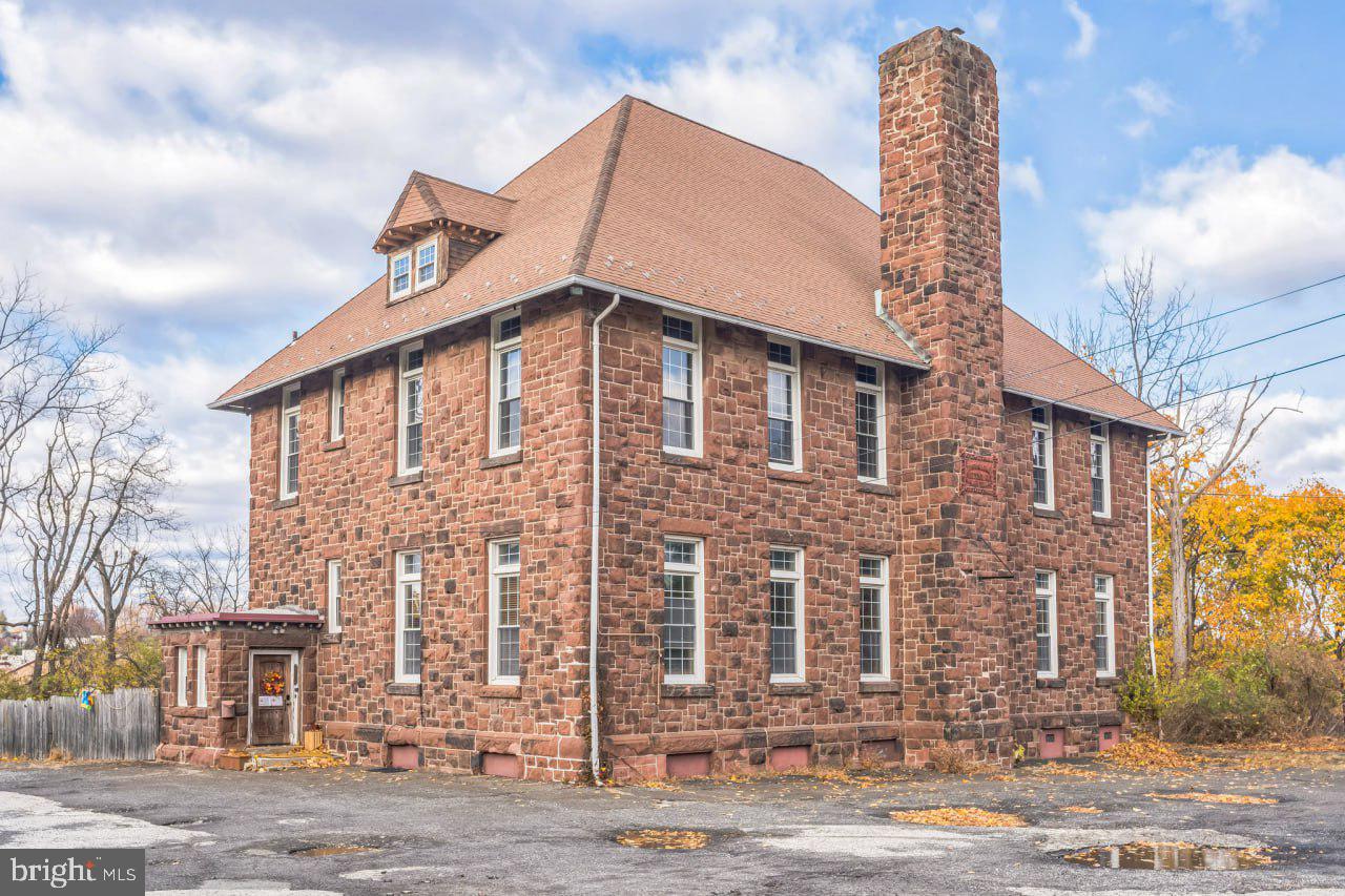 PHILADELPHIA - Residential
