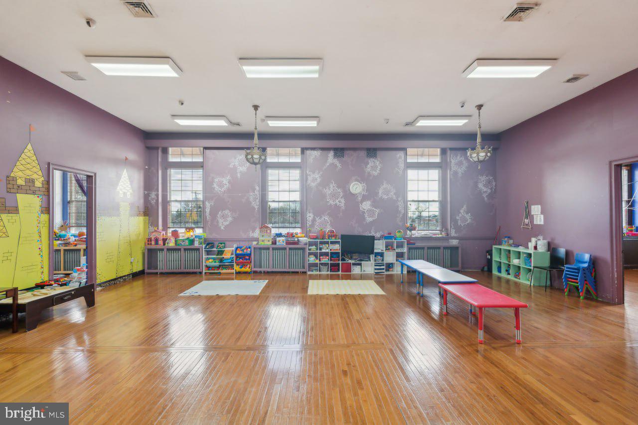 PHILADELPHIA - Residential