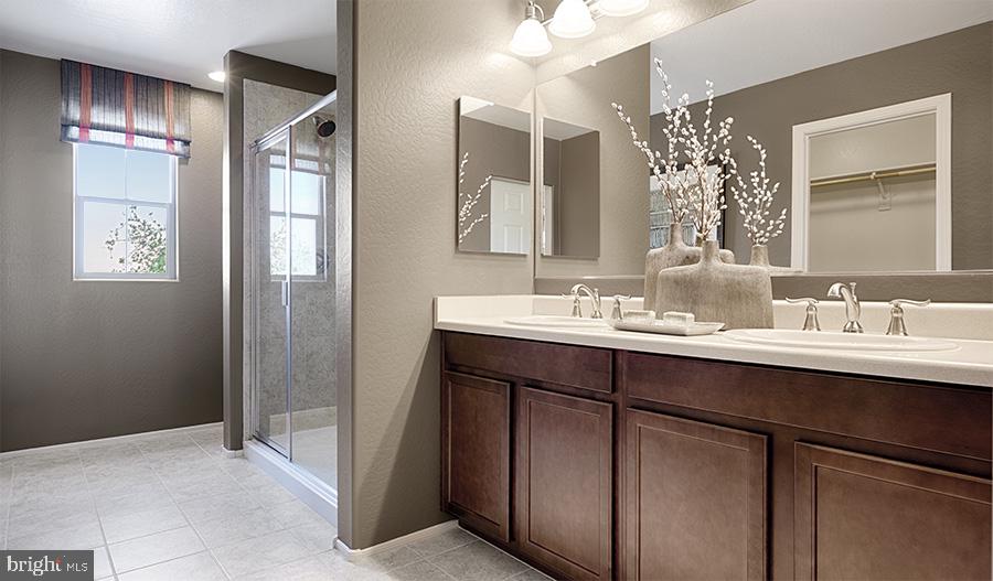 SEASONS AT MIDDLETOWN PLACE - Residential