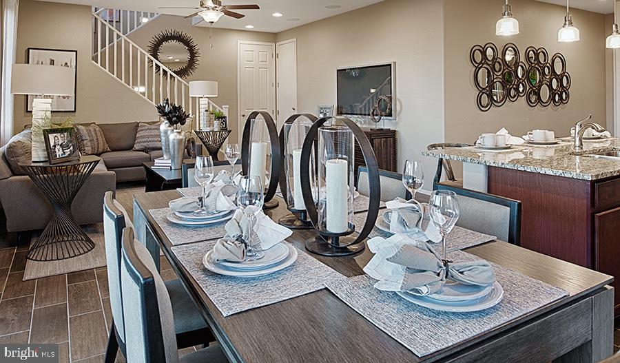 SEASONS AT MIDDLETOWN PLACE - Residential
