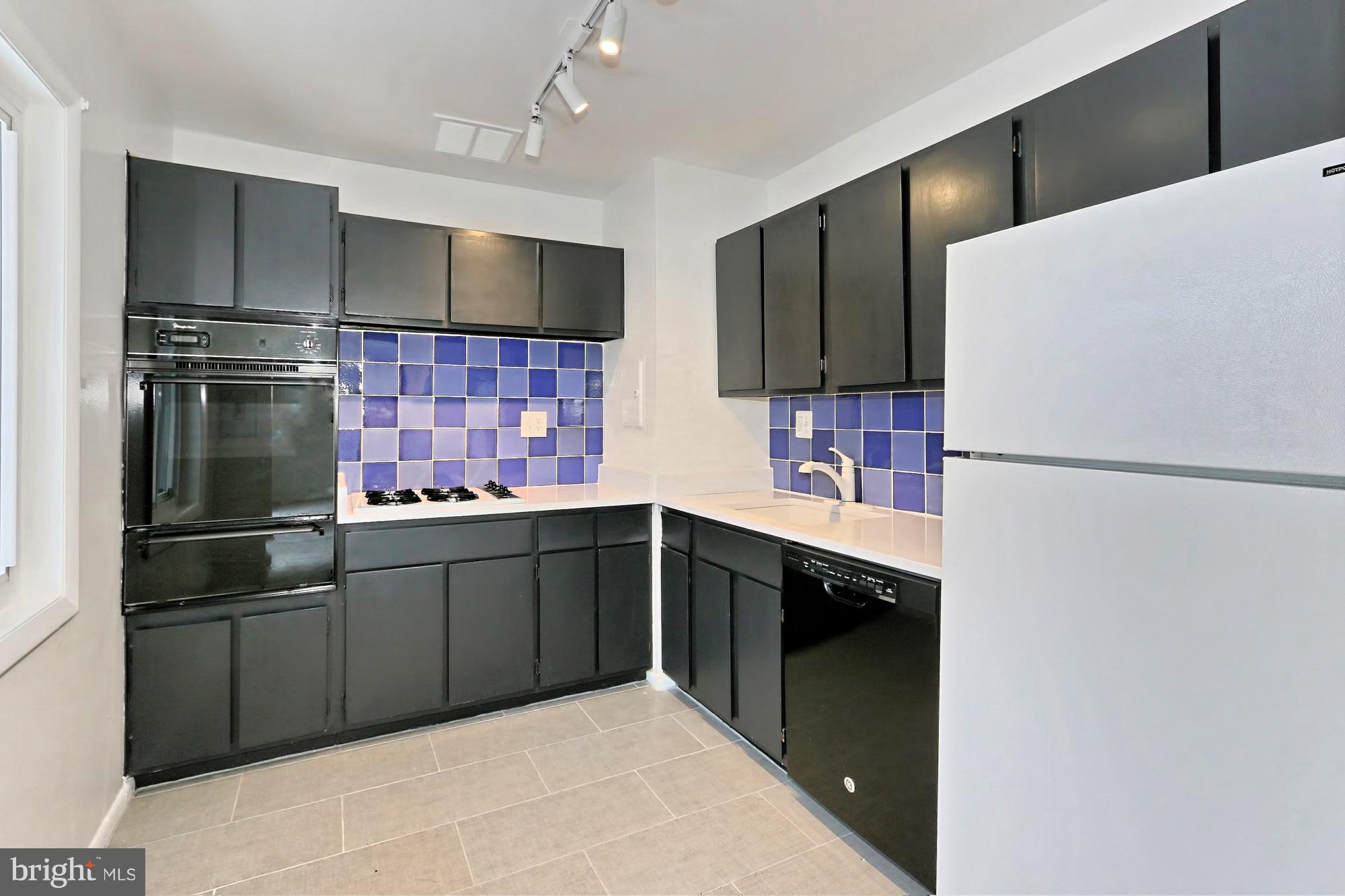 ANNANDALE GARDENS - Residential Lease