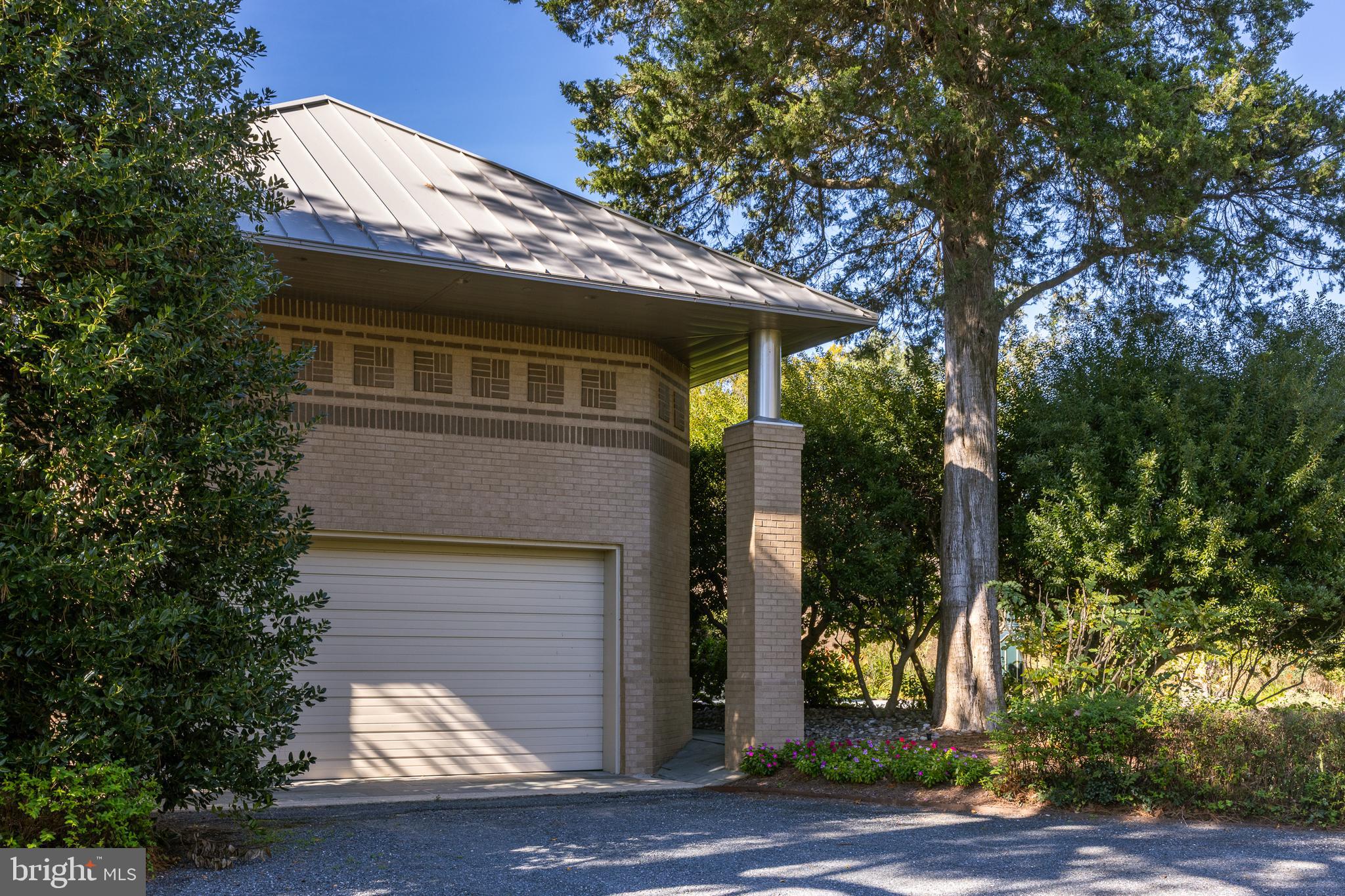 ROYAL OAK - Residential