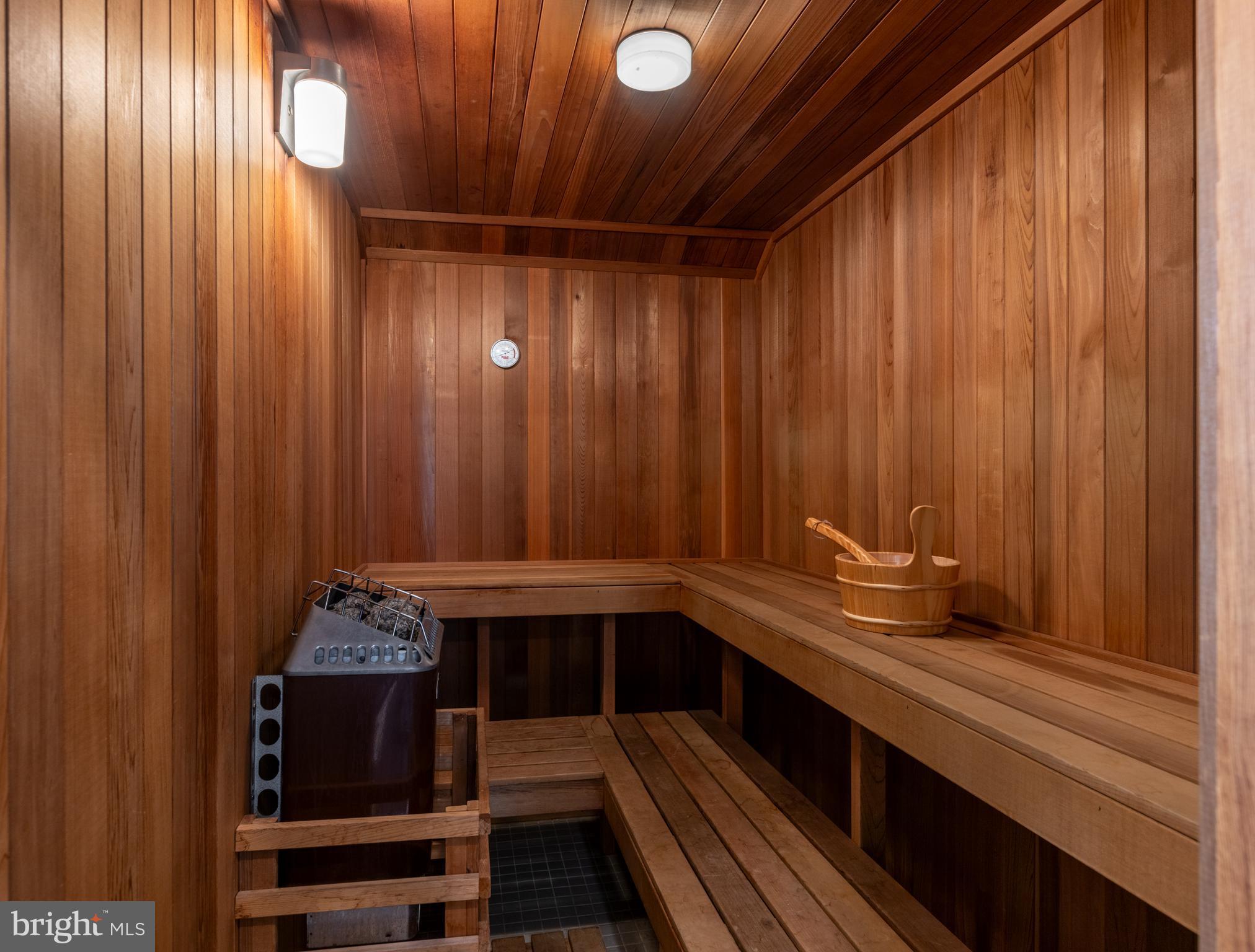 ROYAL OAK - Residential