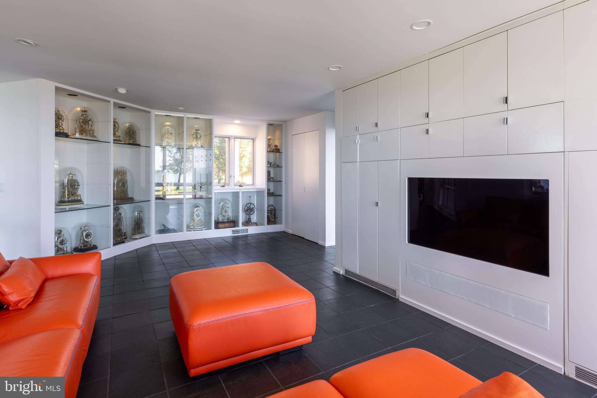 ROYAL OAK - Residential