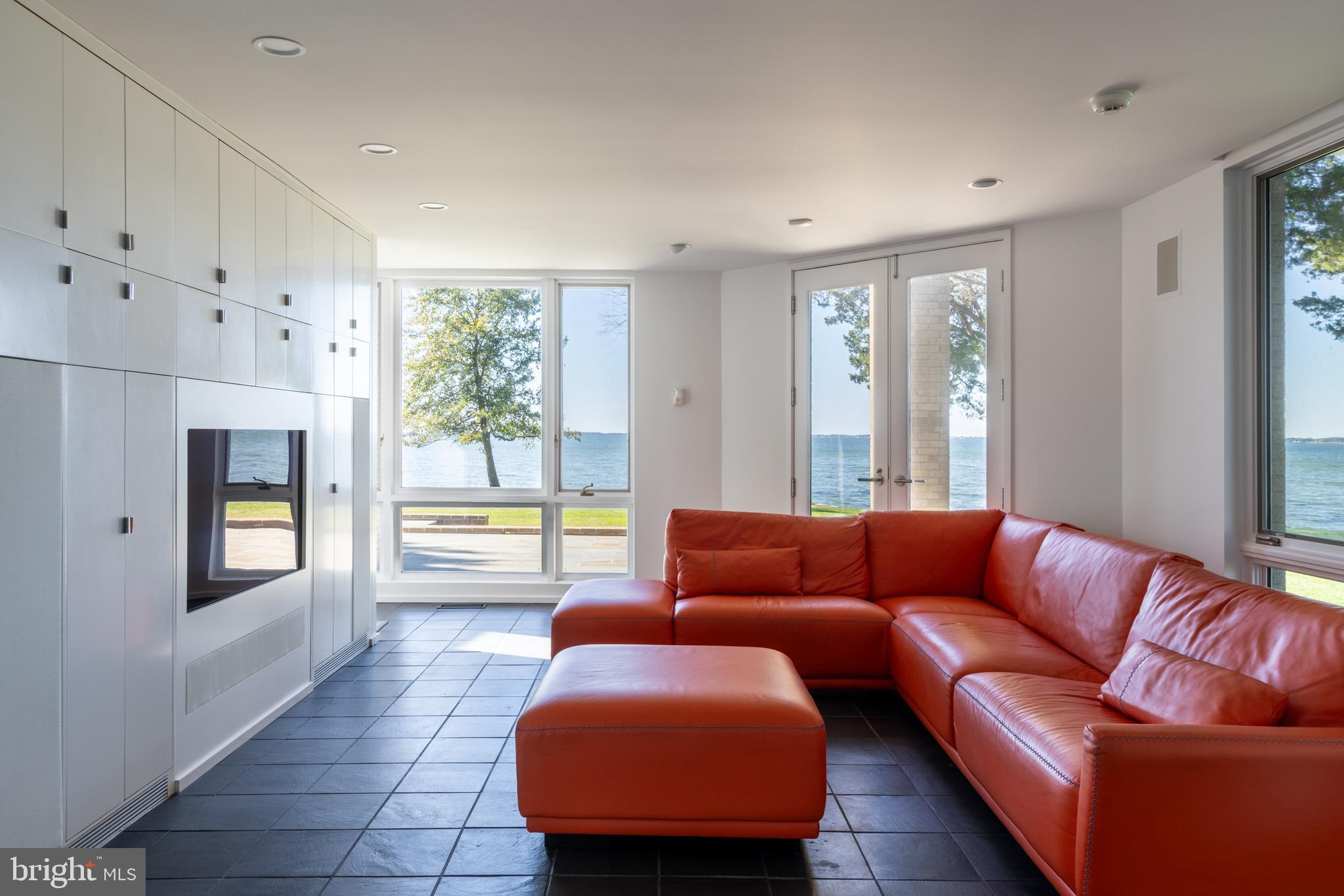 ROYAL OAK - Residential