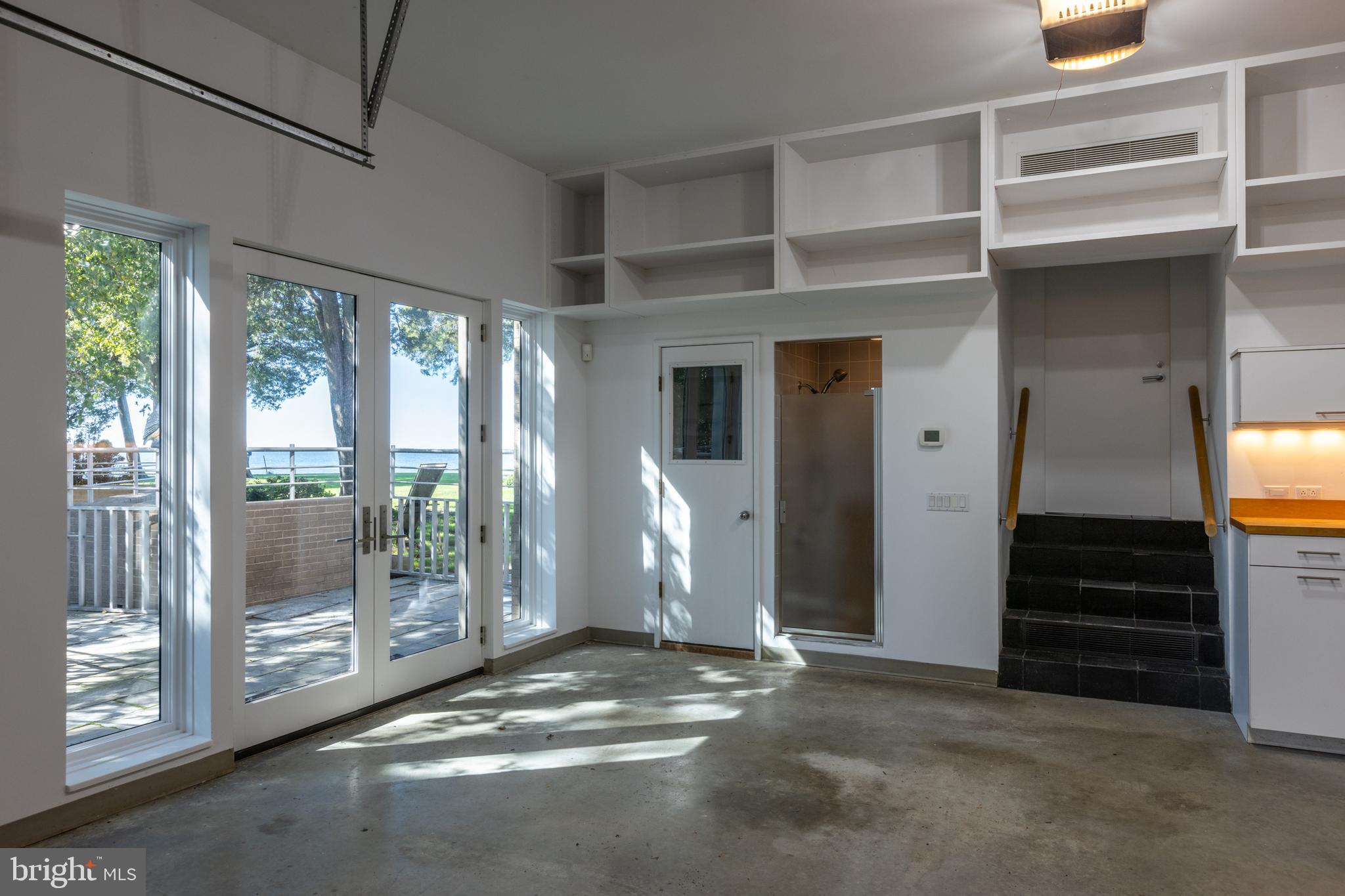 ROYAL OAK - Residential