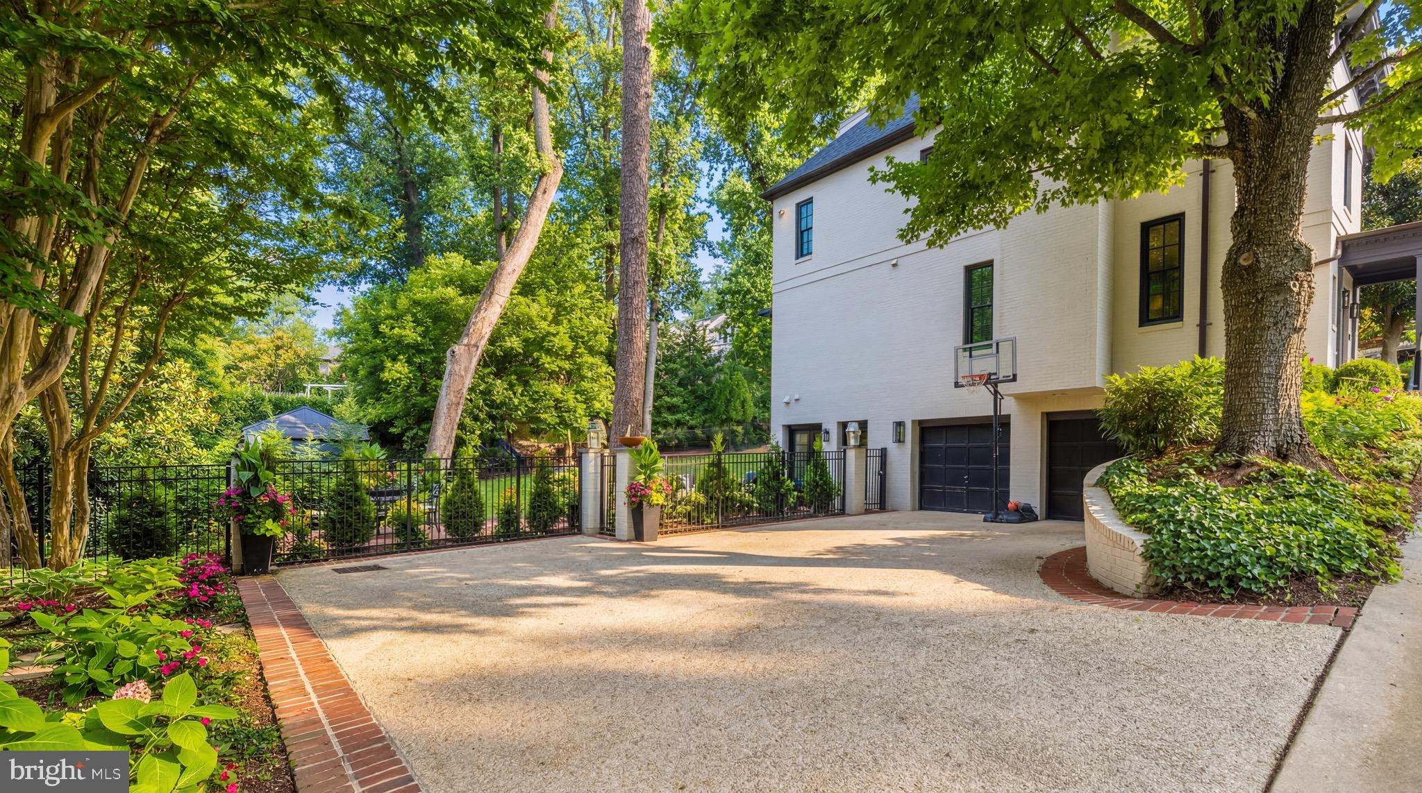 BERKLEY - Residential