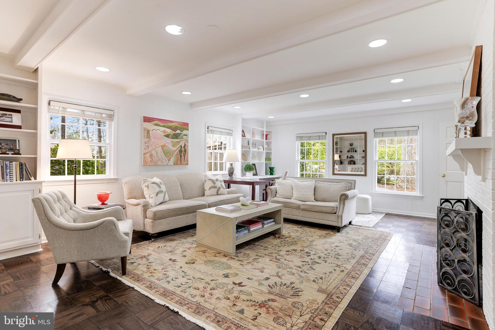 WOODHAVEN - Residential