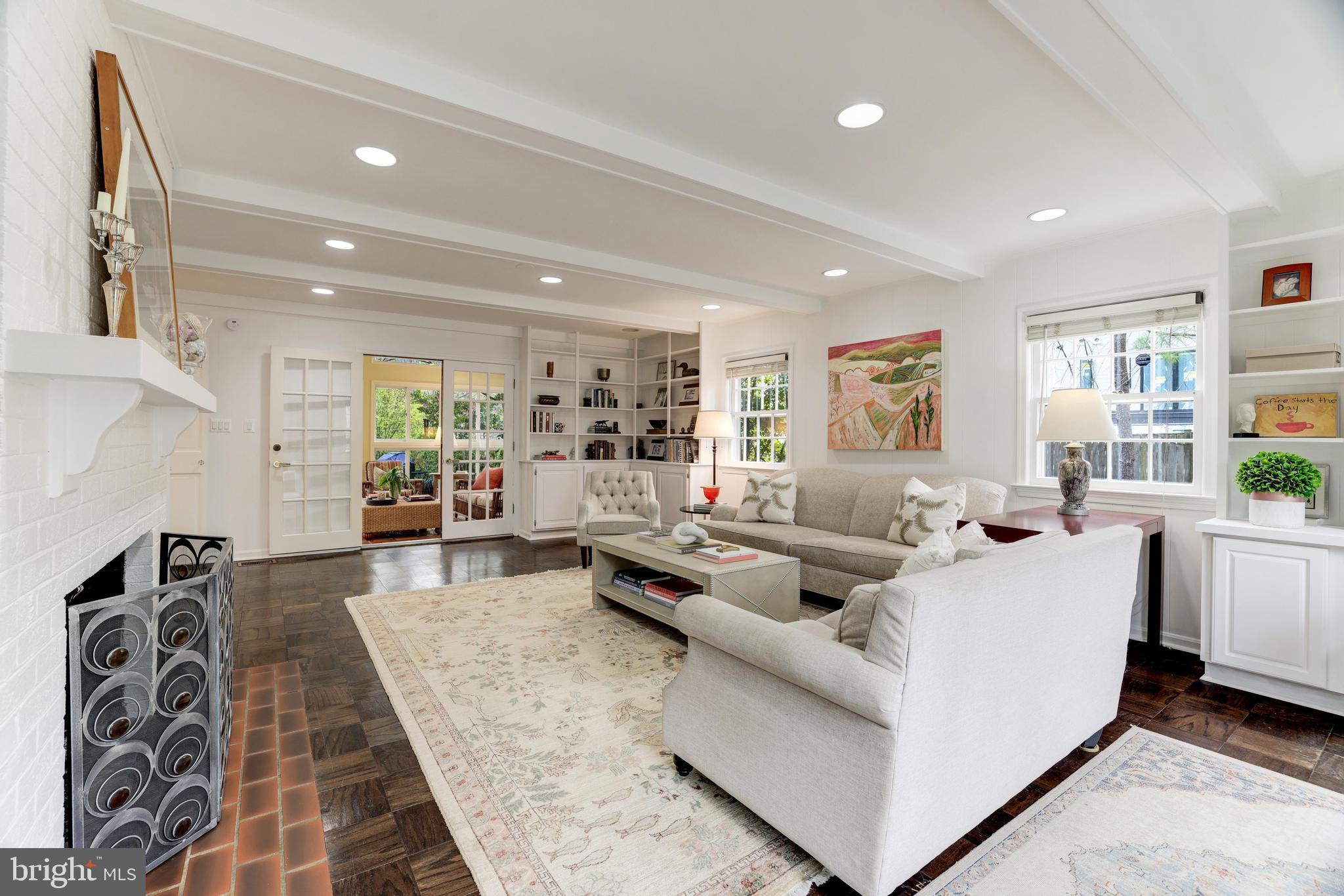 WOODHAVEN - Residential