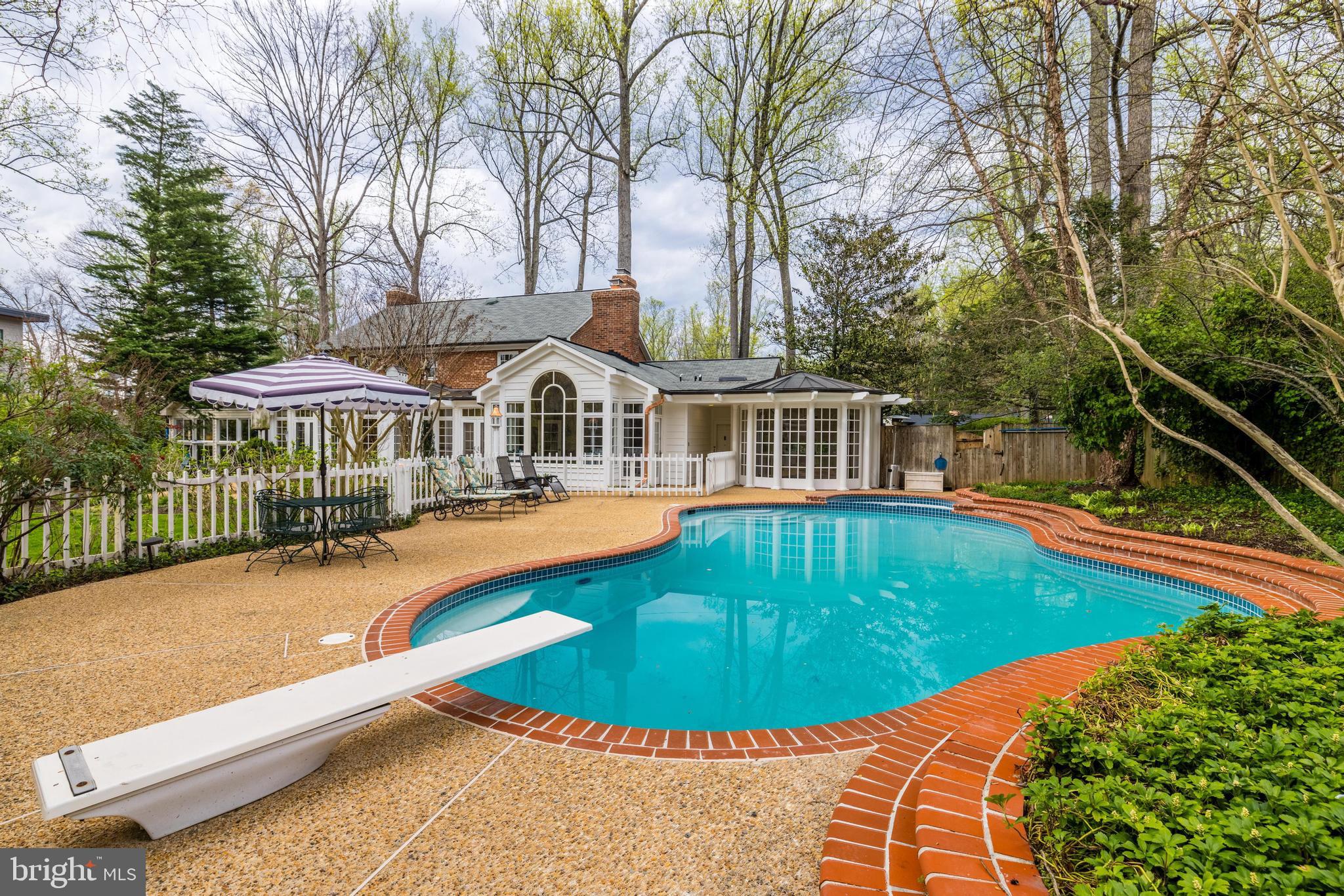 WOODHAVEN - Residential