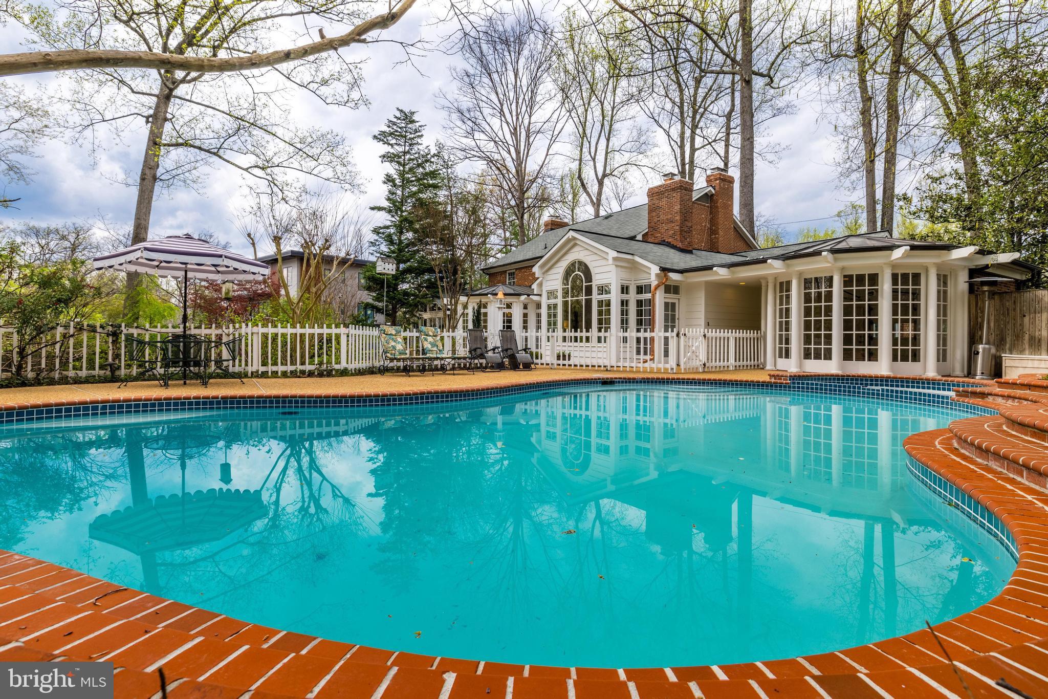 WOODHAVEN - Residential