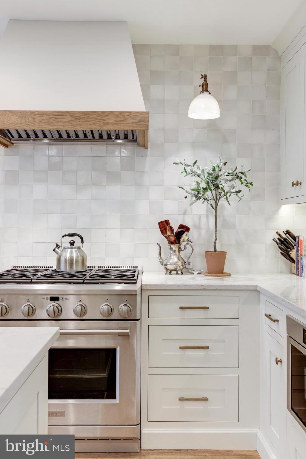 WOODHAVEN - Residential