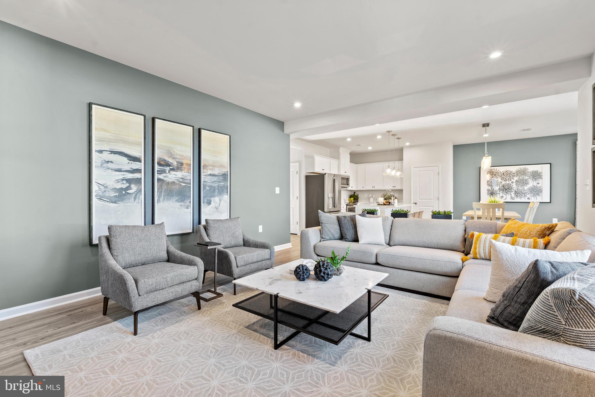 72 REAGAN AVENUE [825]