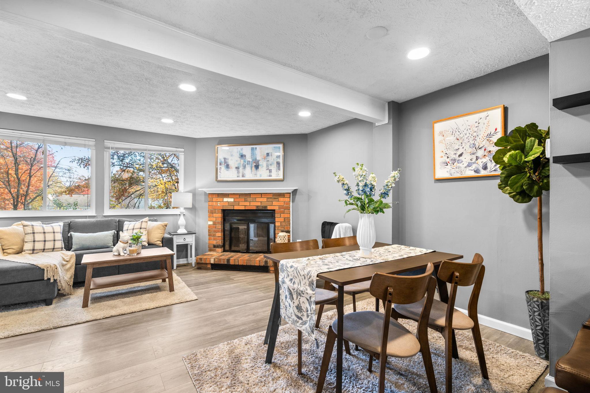 8433 SUGAR CREEK LANE