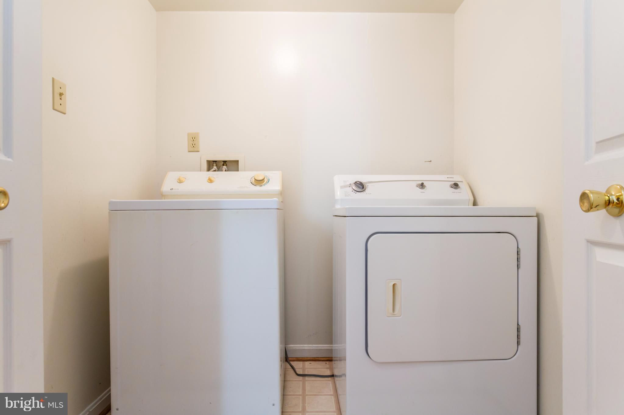 SMOKETREE - Residential Lease