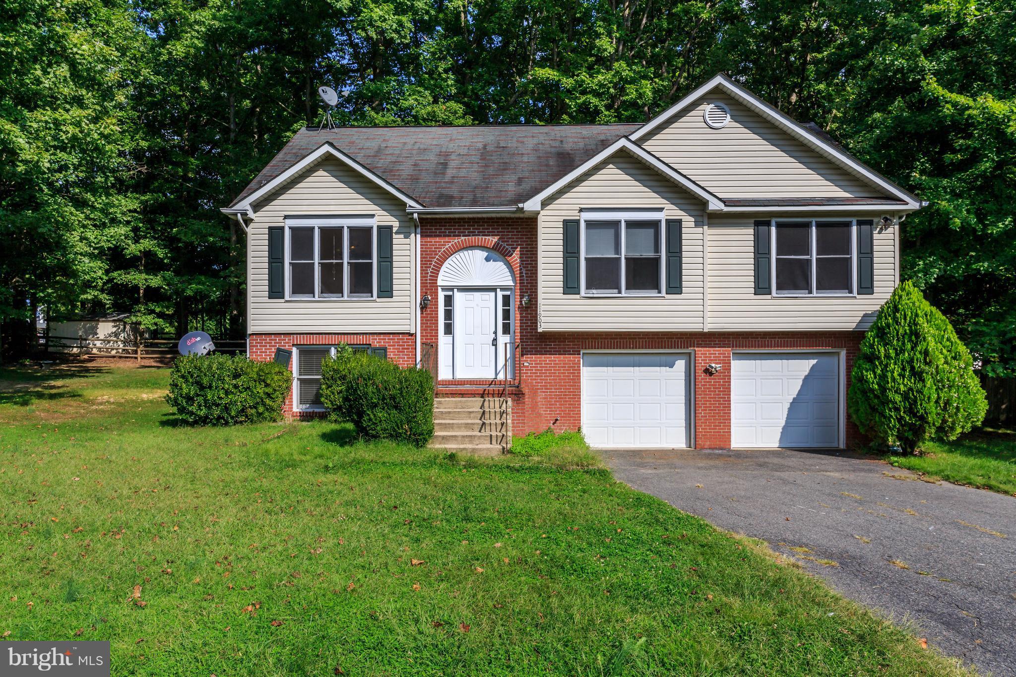 SMOKETREE - Residential Lease