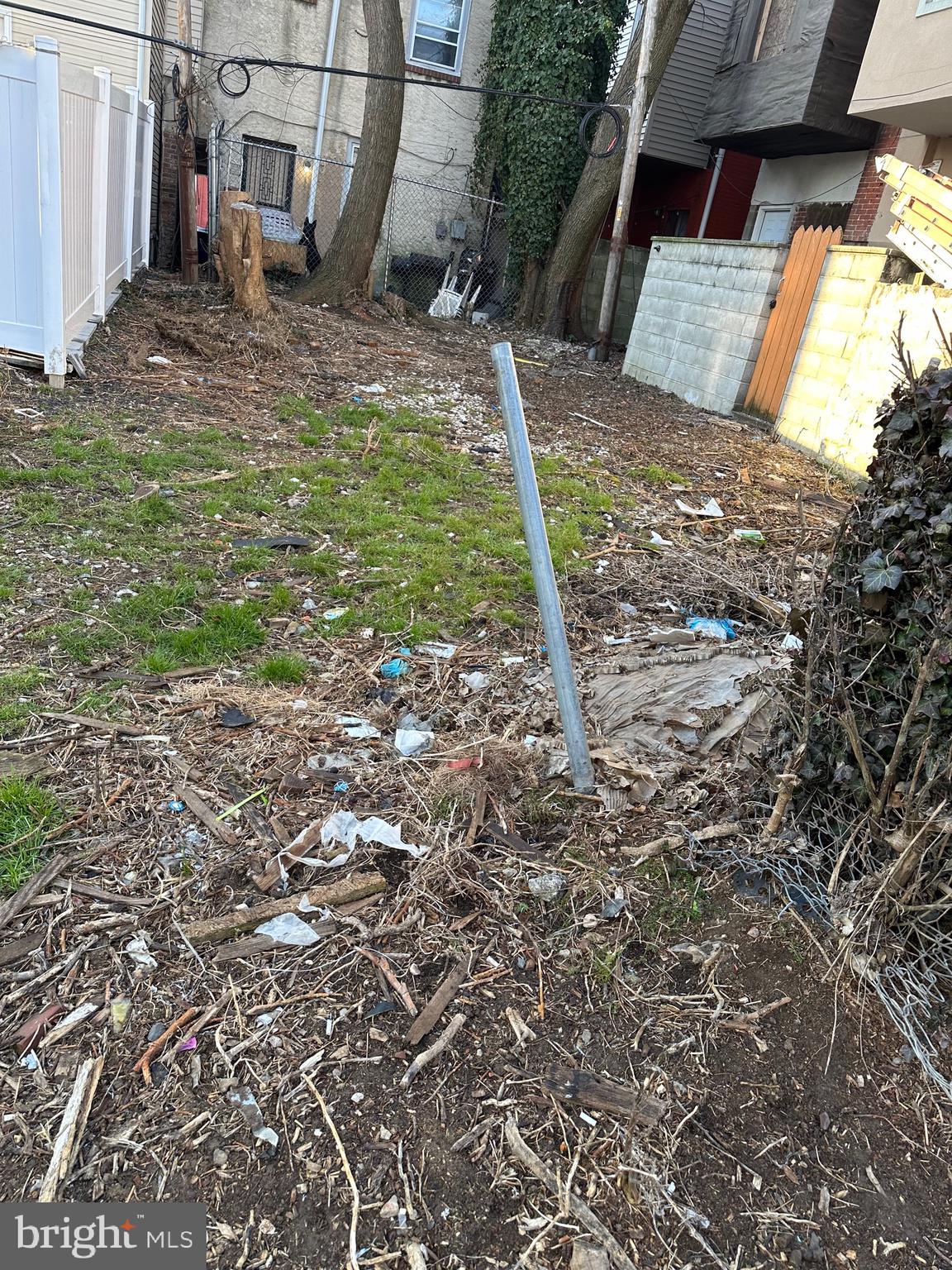 PHILADELPHIA (SOUTH) - Land