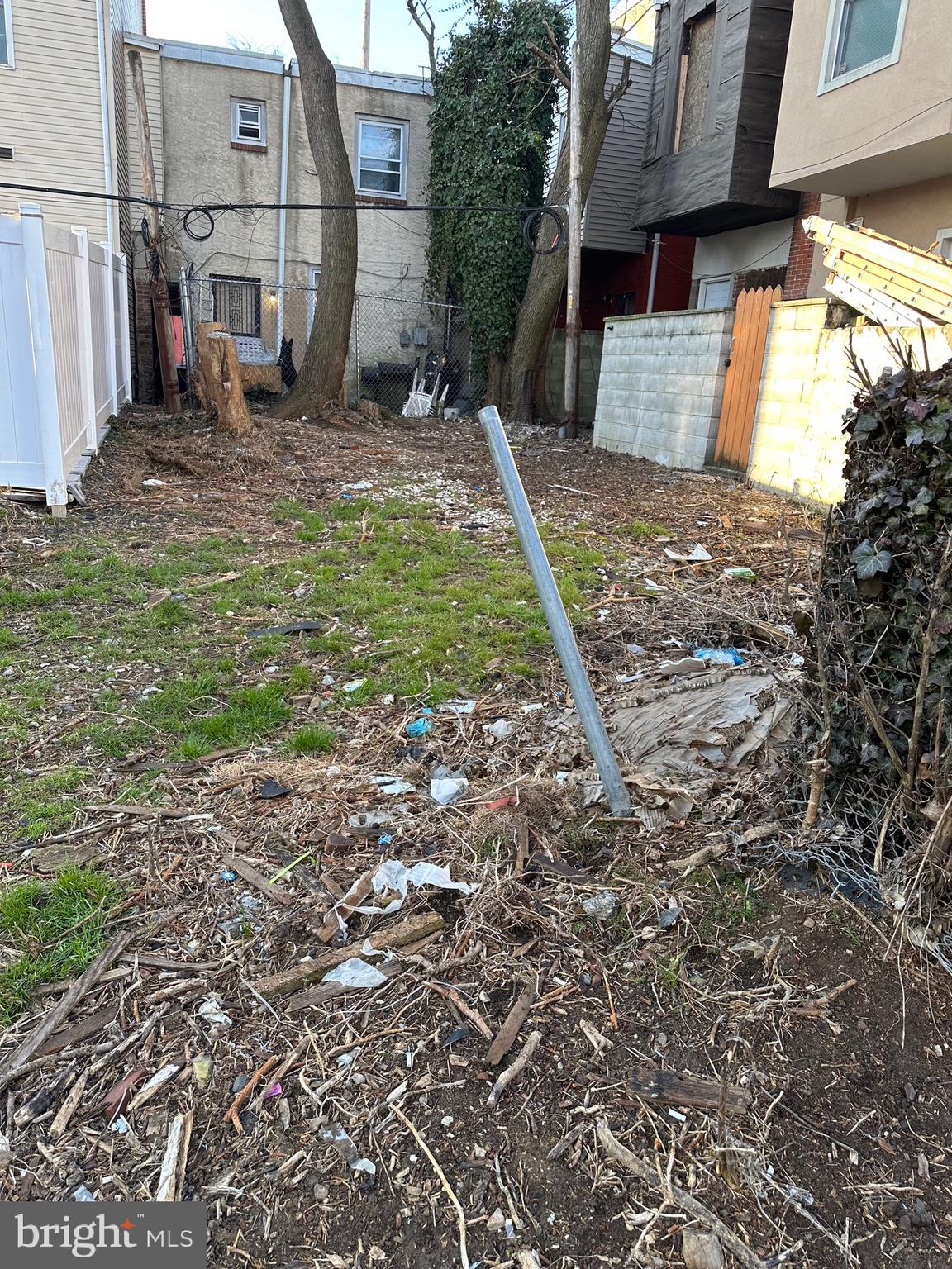 PHILADELPHIA (SOUTH) - Land