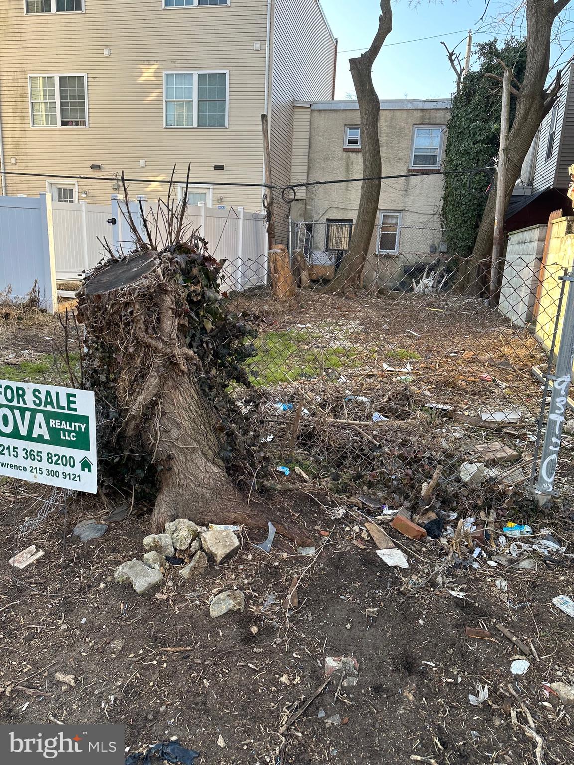 PHILADELPHIA (SOUTH) - Land