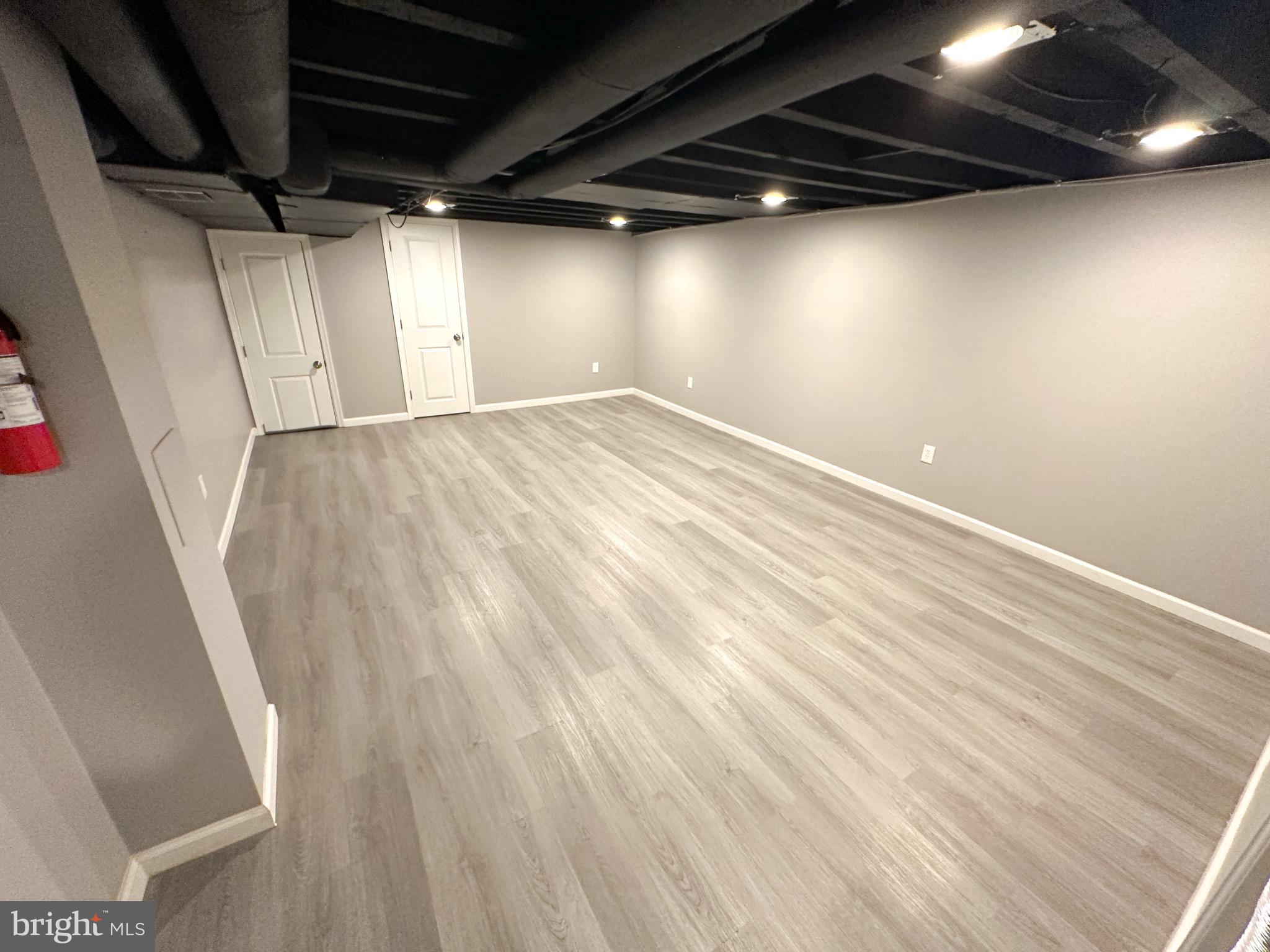 WEST OAK LANE - Residential Lease