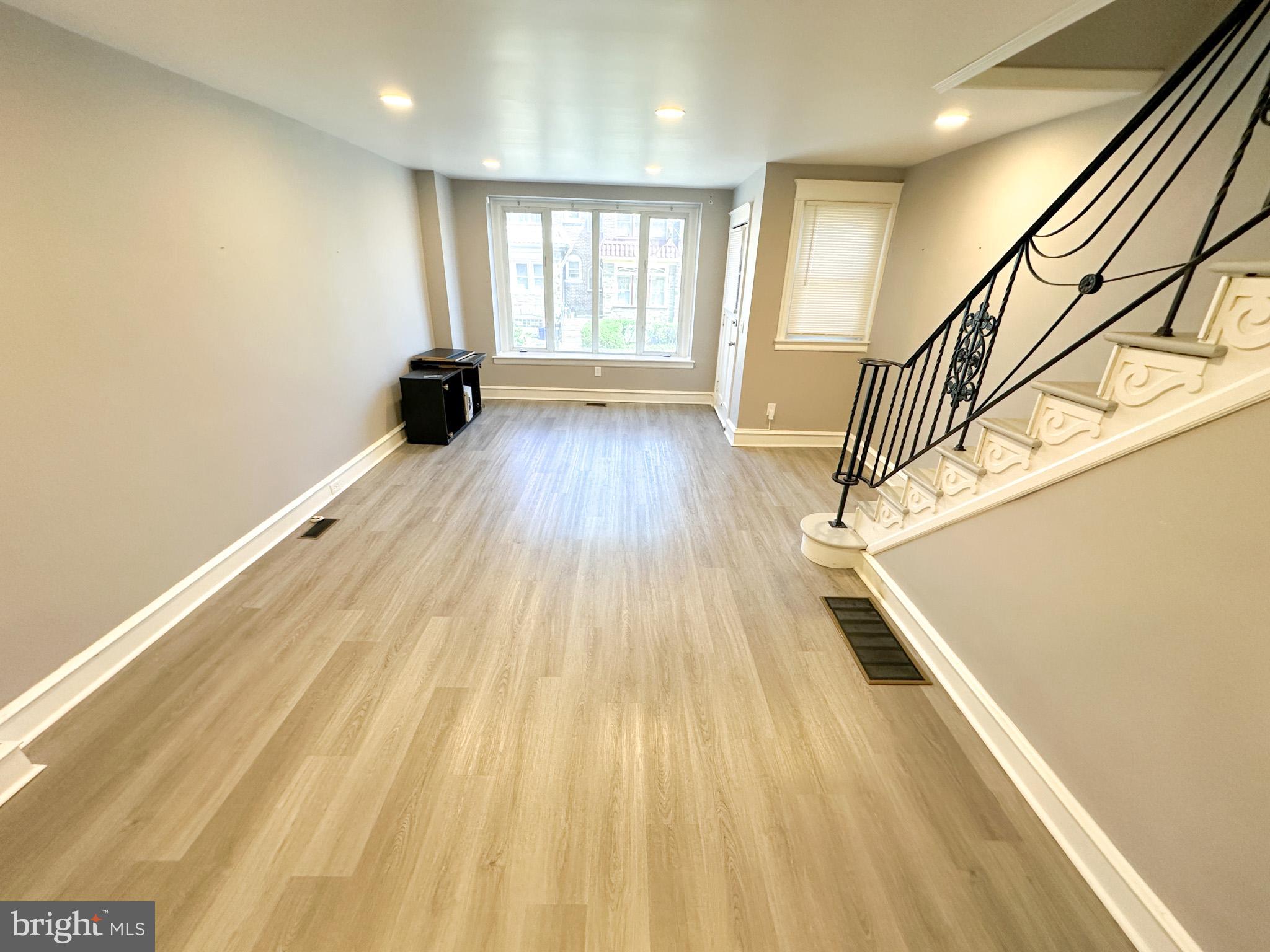 WEST OAK LANE - Residential Lease