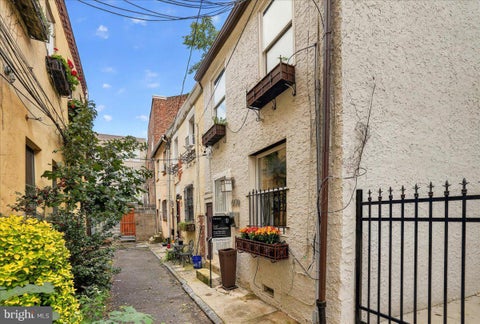 Townhouse For Sale - 909 S Sheridan Street<br/> PHILADELPHIA, PA 19147